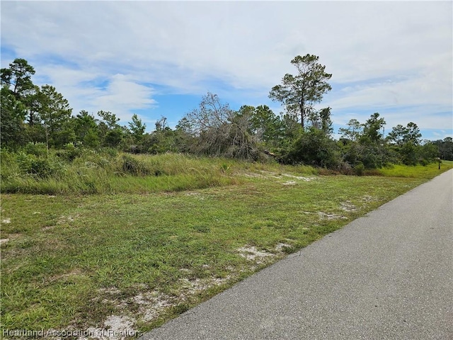 Listing photo 3 for 1312 Columbus St, Lake Placid FL 33852