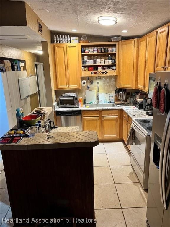4340 Lagg Ave, Fort Myers, FL 33901 - photo 15
