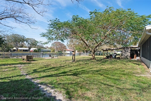 view of yard featuring a water view