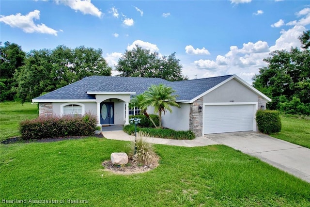 1465 Berwin Ave, Avon Park, FL 33825 - ranch-style house with stucco siding, a garage, a front lawn, driveway, and a shingled roof