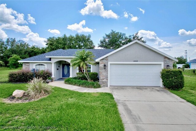 1465 Berwin Ave, Avon Park, FL 33825 - ranch-style house featuring a garage, a front yard, and stucco siding
