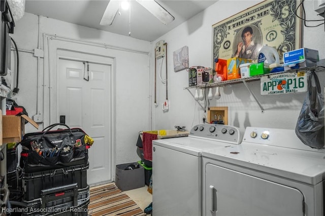 washroom with a ceiling fan, laundry area, and washer and clothes dryer