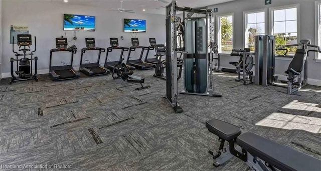 exercise room featuring ceiling fan