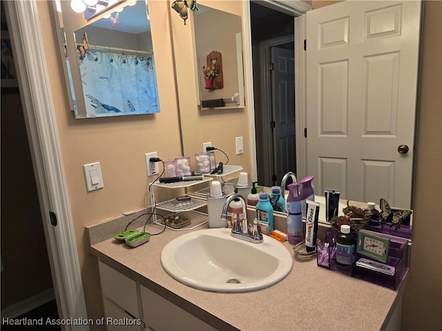 55 Lake Side Trl, Lake Placid, FL 33852 - bathroom with vanity