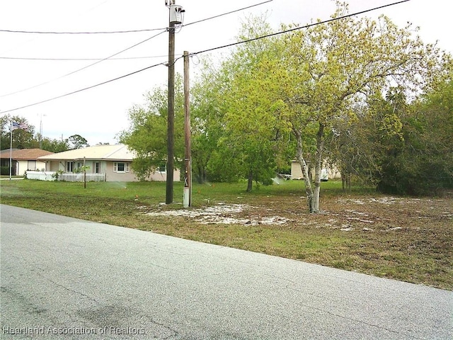 view of front of home with a front lawn