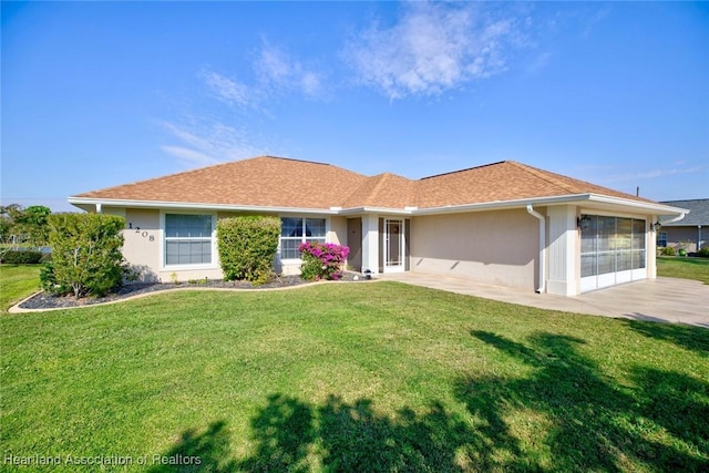 single story home with a front lawn