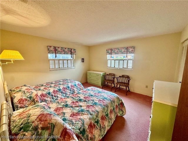 1704 Palm St, Sebring, FL 33870 - carpeted bedroom with a textured ceiling