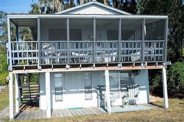 view of front facade with metal roof