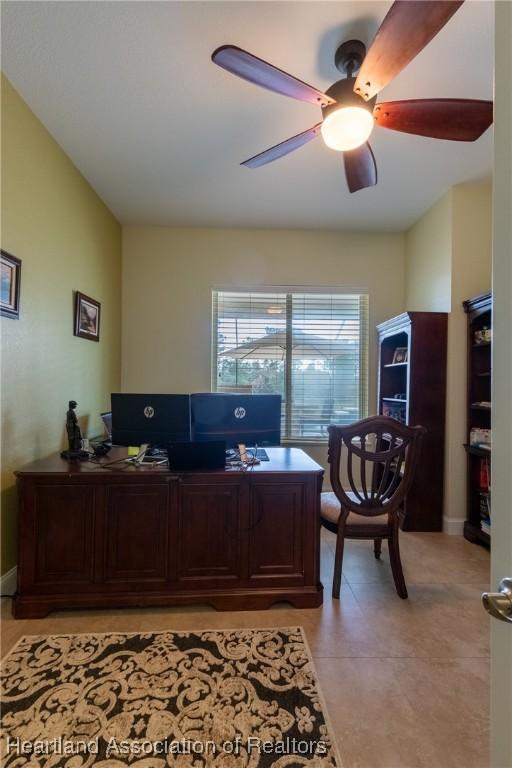 office area with ceiling fan