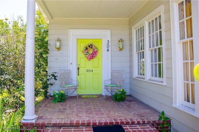 view of property entrance