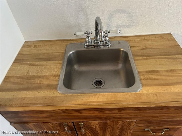 11 Mockingbird Rd, Lake Placid, FL 33852 - detailed view of a sink