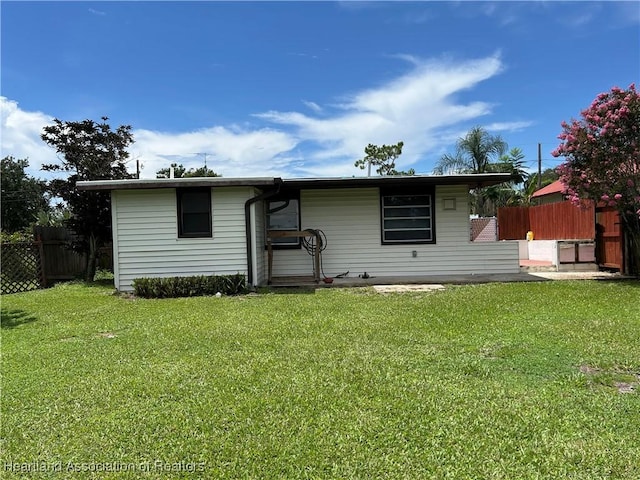 11 Mockingbird Rd, Lake Placid, FL 33852 - back of house