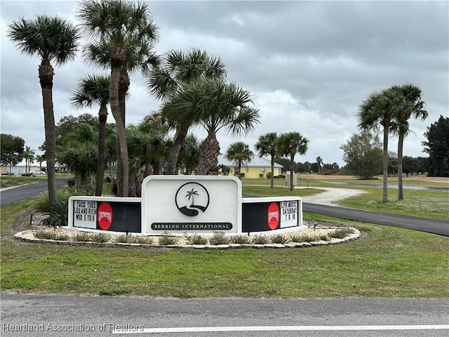 7700 Granada Rd, Sebring, FL 33876 - community sign featuring a yard