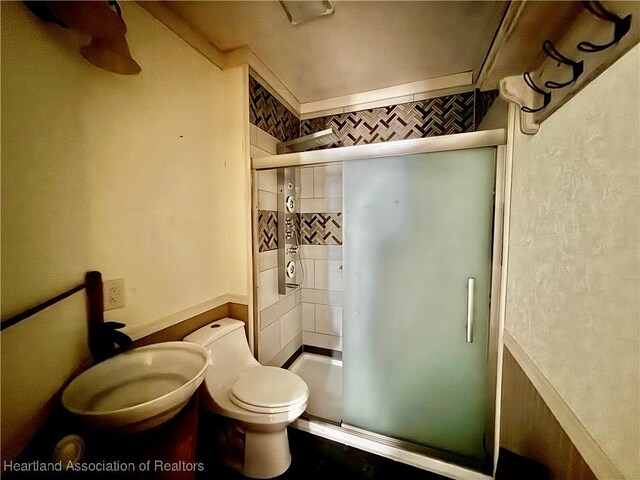 351 N Commerce Ave, Sebring, FL 33870 - full bath with a shower stall and toilet