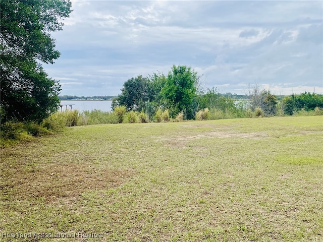 Listing photo 2 for 1037 W Lake Damon Dr, Avon Park FL 33825