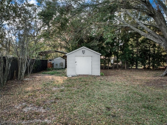 view of yard with a storage shed