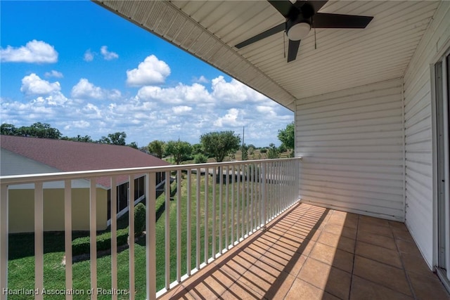 balcony with ceiling fan