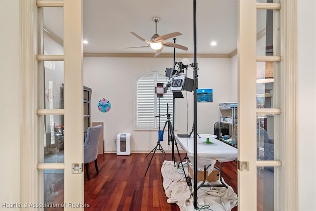 workout area with recessed lighting, wood finished floors, ornamental molding, and a ceiling fan