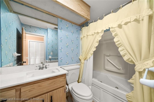 302 S Egret St, Sebring, FL 33870 - bathroom featuring wallpapered walls, toilet, shower / bath combo, and vanity