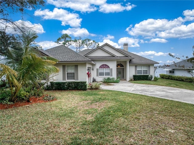 view of front of house featuring a front yard