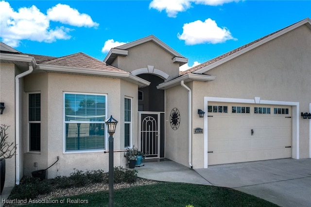 view of front of house featuring a garage