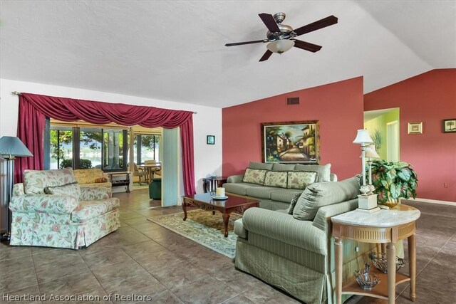 Listing photo 2 - caption unavailable