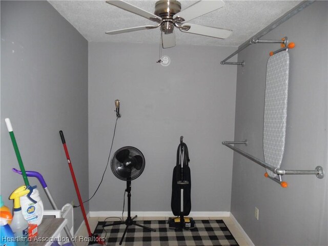 1605 Lake Clay Dr, Lake Placid, FL 33852 - walk in closet featuring a ceiling fan