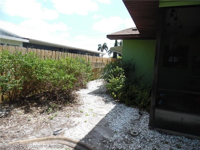 1605 Lake Clay Dr, Lake Placid, FL 33852 - view of yard with fence