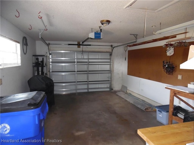 1605 Lake Clay Dr, Lake Placid, FL 33852 - garage with a garage door opener
