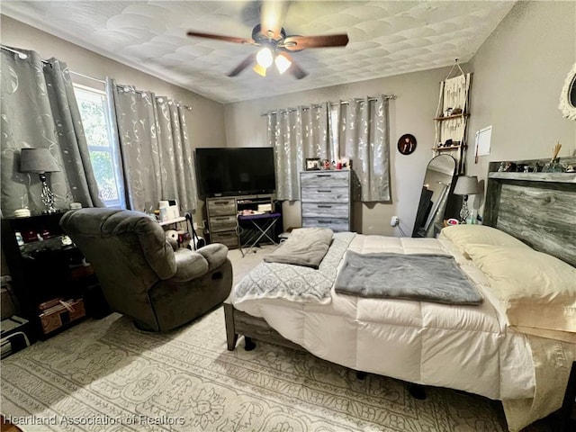 bedroom with a ceiling fan