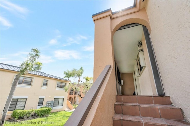 18210 Mediterranean Blvd Unit 5-20, Hialeah, FL 33015 - view of staircase