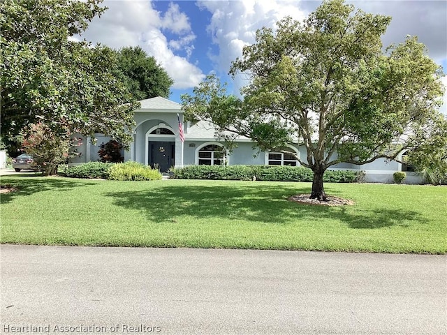 view of front of house with a front yard