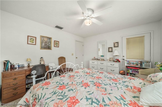 bedroom with ceiling fan