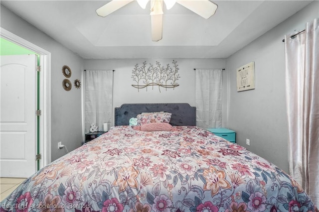 bedroom with ceiling fan