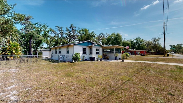 1102 W Gibson St, Arcadia, FL 34266 - view of front facade with driveway