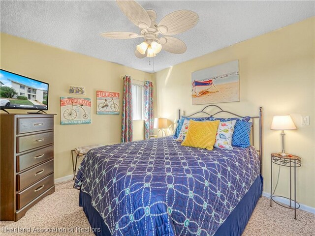 5514 Matanzas Dr, Sebring, FL 33872 - carpeted bedroom featuring ceiling fan and a textured ceiling