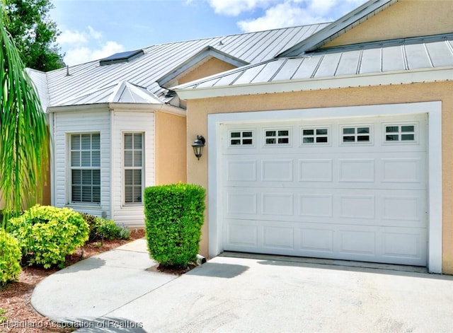 2112 Coral Ct, Sebring, FL 33870 - garage with concrete driveway