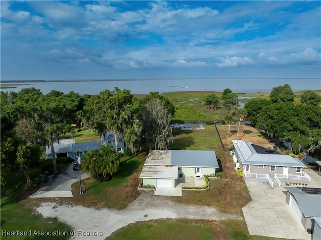 102 Squirrel Pt, Lorida, FL 33857 - view of subject property featuring a large body of water