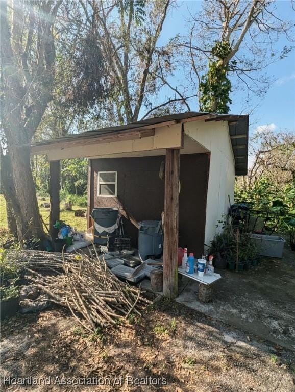 view of outbuilding