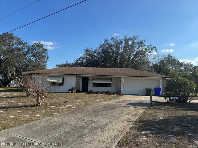 view of front of house with a front yard