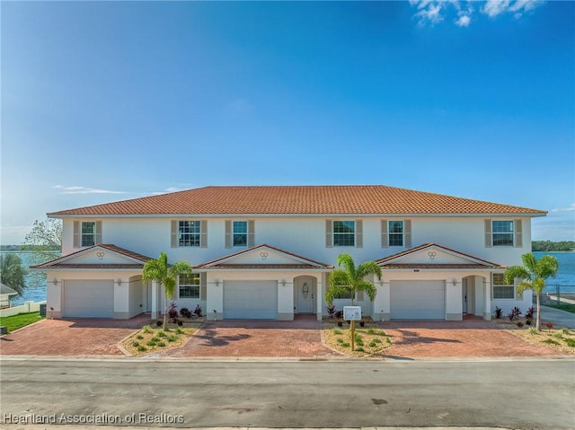 view of mediterranean / spanish-style home