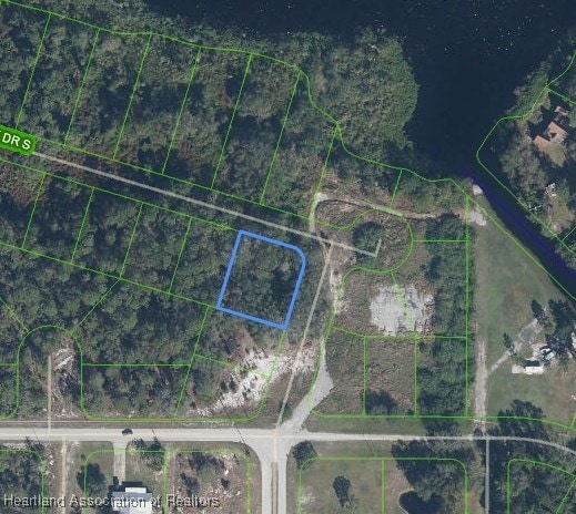 1105 Lakeside Dr S, Sebring, FL 33875 - photo 1