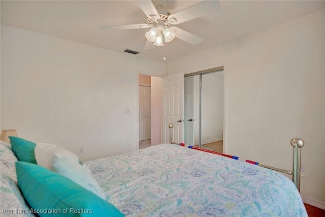 bedroom with ceiling fan