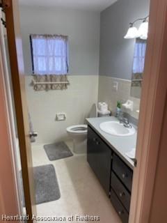 300 Whatley Blvd, Sebring, FL 33870 - bathroom featuring vanity and toilet