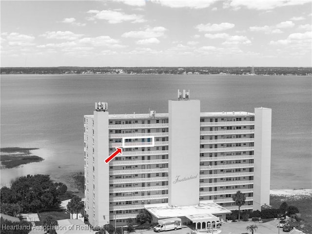 2131 Lakeview Dr Unit 1008, Sebring, FL 33870 - aerial view of a nearby body of water and apartment complex