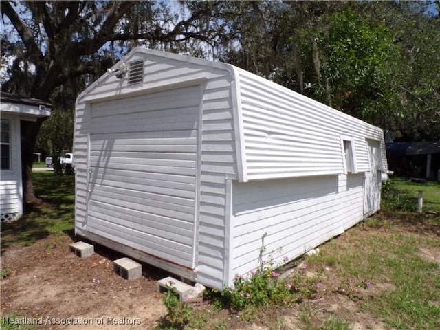 view of outdoor structure