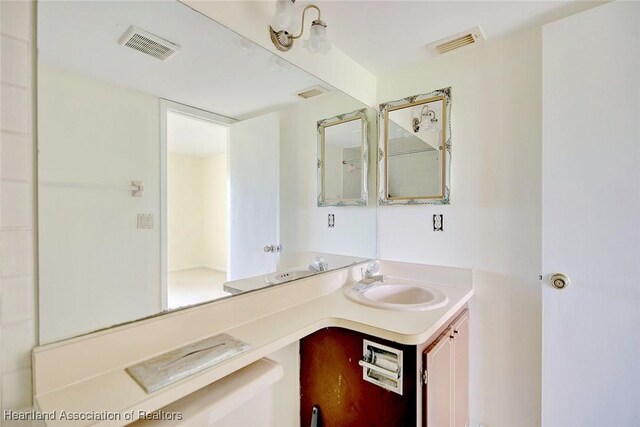 5544 Matanzas Dr, Sebring, FL 33872 - bathroom with vanity