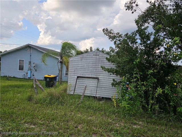 view of side of property