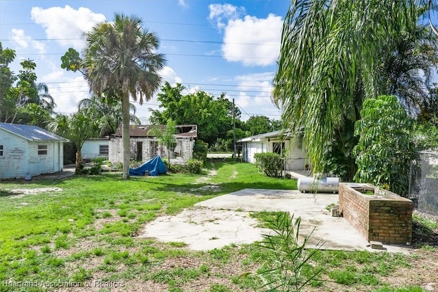 view of yard with a patio area