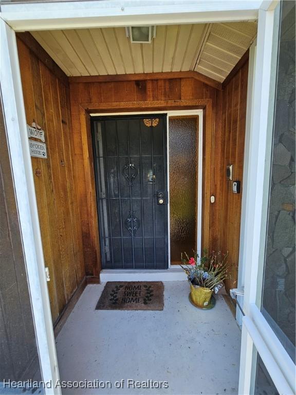 view of entrance to property